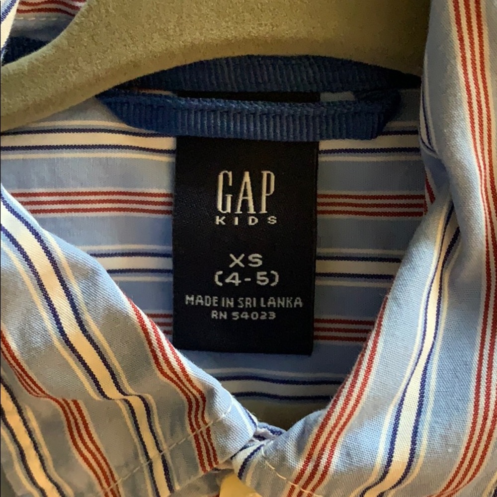Gap Red White and Blue button up - Picture 2 of 4